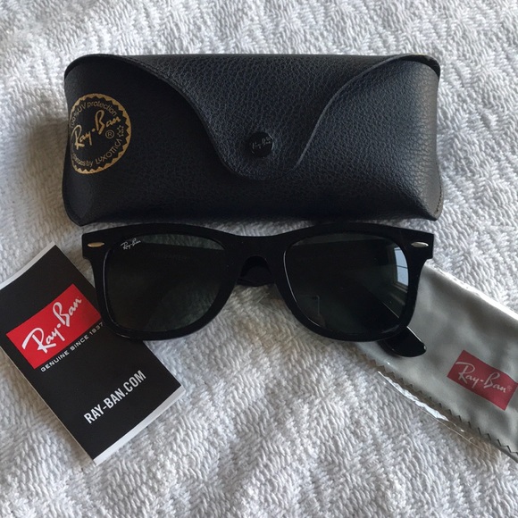 Ray-Ban Accessories - ⭐️New Authentic Polarized Ray-Ban Wayfarer Ease